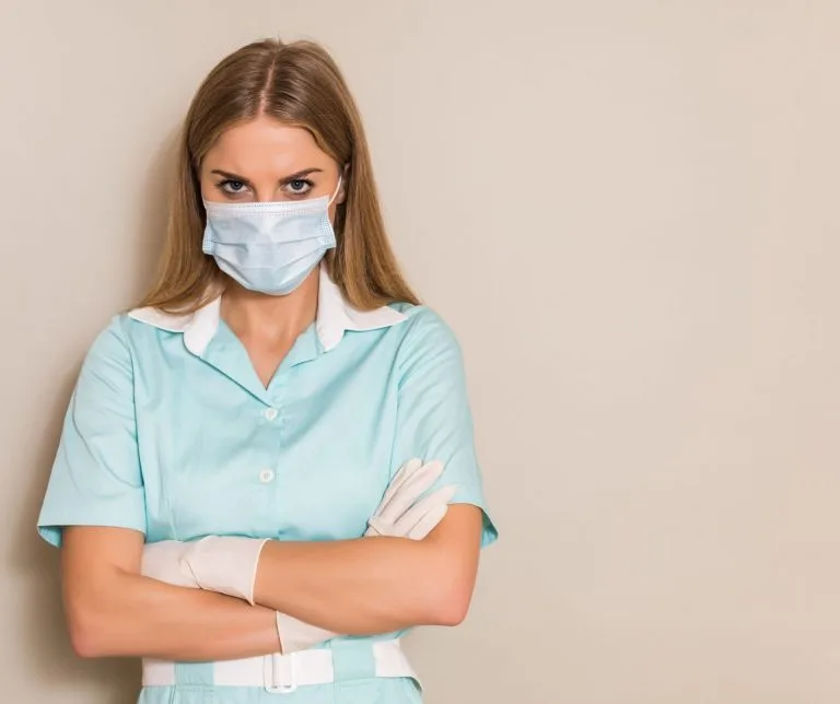 Nu kommer juridiken ikapp | Aleris skickade hem ovaccinerade – Kommunal stämmer företaget