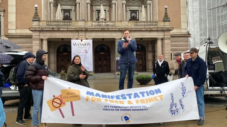 Andreas Sidkvist tal: Du gamla du före detta fria du fjällhöga US-North, på Manifestation för Fred och Frihet den 14 april