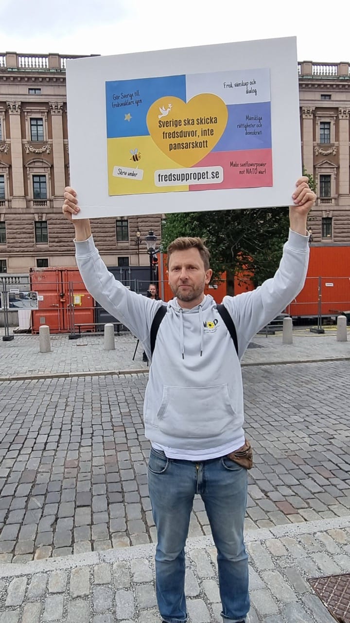 Debatt | Andreas Sidkvist från MoD: Dags att sätta fred på Riksdagens agenda, inte fler vapen till Ukraina