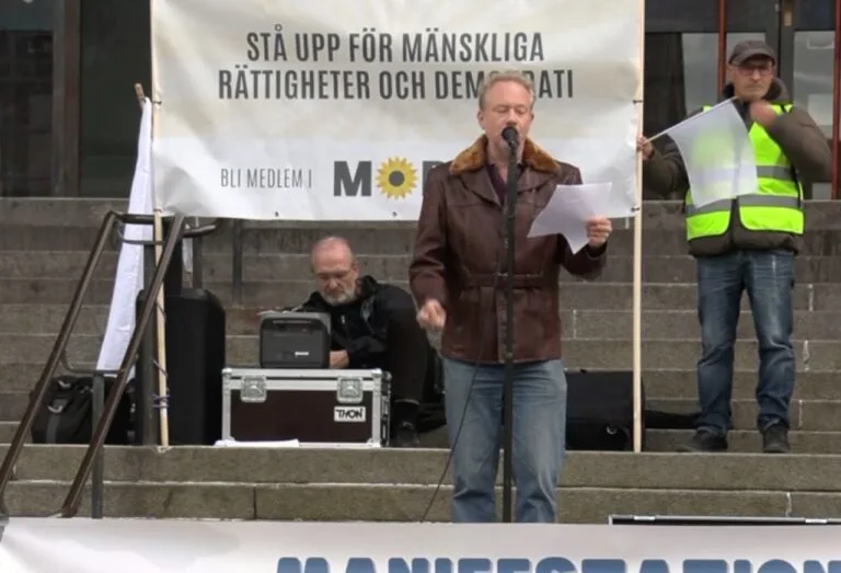 Kaosdemonen och vägen till fred | Håkan Julanders dikt vid fredsmanifestationen i Stockholm, 28 sep 2024